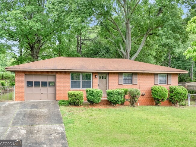 property at 836 Oakdale Dr