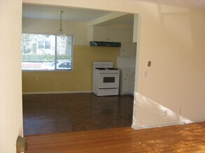 1802 Oak St, Unit 3 in Santa Monica, CA - Building Photo - Building Photo
