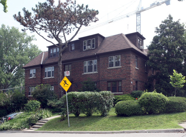 2512 Bloor St W in Toronto, ON - Building Photo - Primary Photo