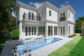 311 Santander Ave in Coral Gables, FL - Building Photo - Building Photo