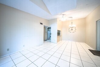 202 Foxtail Dr in Greenacres, FL - Building Photo - Building Photo