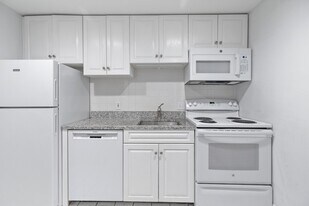 1763 Beacon St, Unit 2 in Brookline, MA - Building Photo
