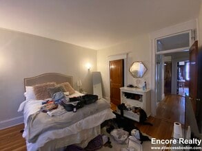 126 Englewood Ave, Unit 2 in Boston, MA - Building Photo - Building Photo