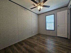 549 Suwanee Dr in North Fort Myers, FL - Building Photo - Building Photo