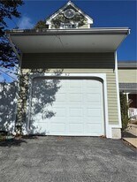 62 Memorial Blvd in Newport, RI - Building Photo