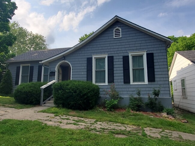 423 Mound St in Atchison, KS - Building Photo - Building Photo
