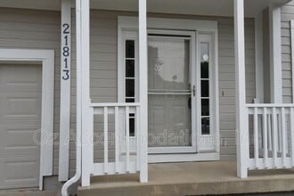 21813 S Vine St in Spring Hill, KS - Building Photo - Building Photo