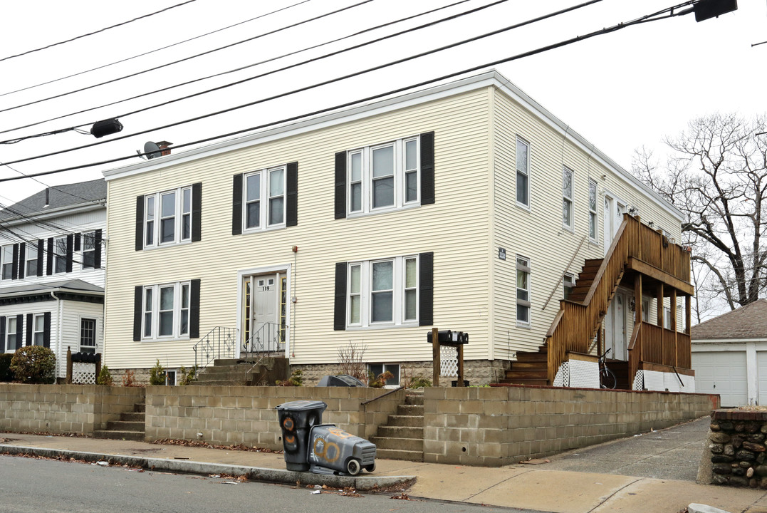 119 Crescent St in Waltham, MA - Foto de edificio