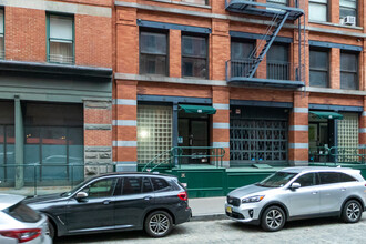 65 N Moore St in New York, NY - Building Photo - Building Photo