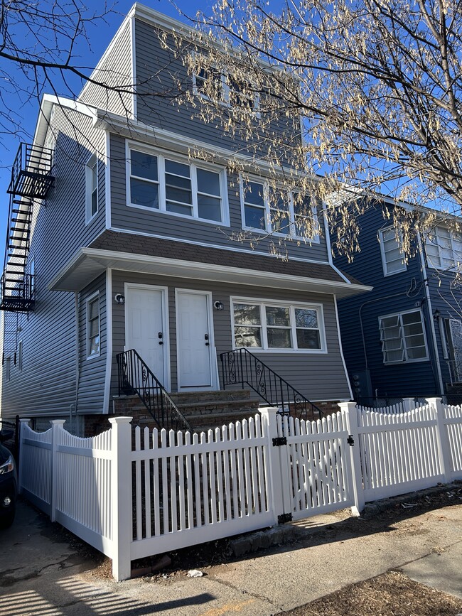205 N 16th St in Bloomfield, NJ - Building Photo - Building Photo