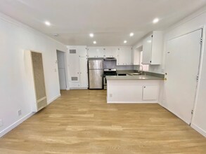 144 S Westmoreland Ave in Los Angeles, CA - Building Photo - Building Photo