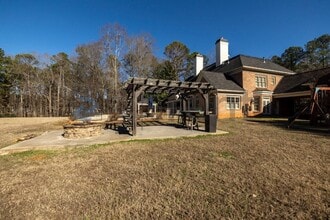 2801 Spreading Oaks Dr NW in Acworth, GA - Foto de edificio - Building Photo