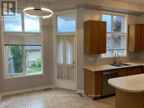 55 Cornell Park Ave in Markham, ON - Building Photo - Building Photo