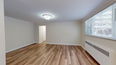 135 MacLaren in Ottawa, ON - Building Photo - Building Photo