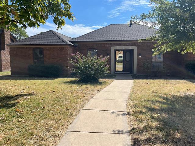 213 Circleview Dr S in Hurst, TX - Building Photo - Building Photo