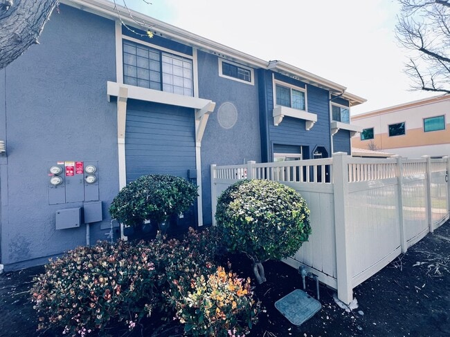 8842 Tamberly Ct in Santee, CA - Building Photo - Building Photo