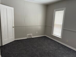 516 Oakhill Ave in Jackson, MI - Building Photo - Building Photo