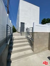 10453 Etiwanda Ave in Los Angeles, CA - Building Photo - Building Photo