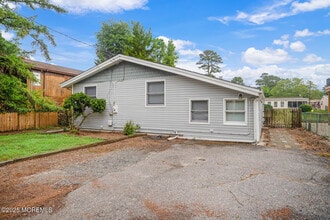 9 Admiral Dr in Tuckerton, NJ - Building Photo - Building Photo