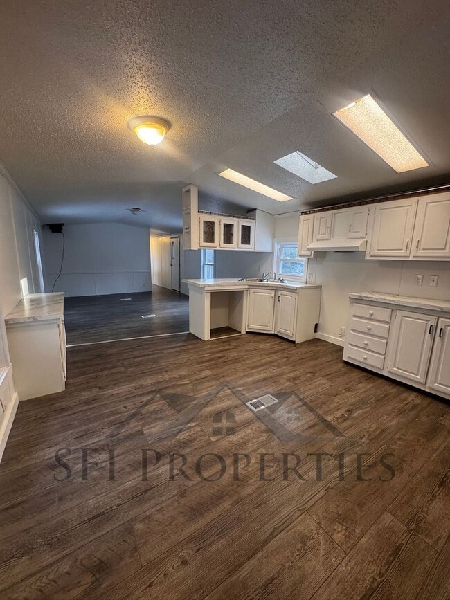 10576 Gavers Rd in Hanoverton, OH - Building Photo - Building Photo