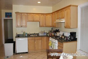 161 Union St in Everett, MA - Building Photo