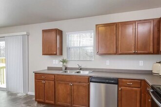 1038 Broken Ridge Dr in Lansing, MI - Building Photo - Building Photo