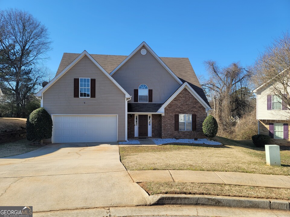 5770 Colonnade Dr in Rex, GA - Building Photo