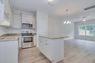 317 Bordeaux Dr in Thomson, GA - Building Photo - Building Photo