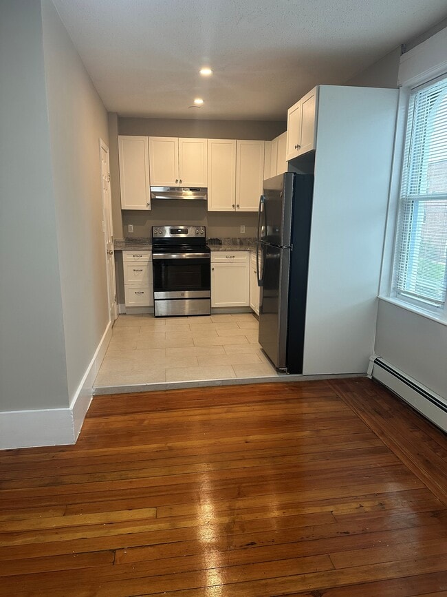 7 Greenville St, Unit 3 in Boston, MA - Foto de edificio - Building Photo