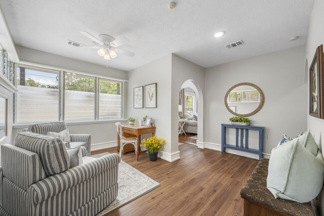 property at 728 Meadow Ln