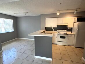 7808 Sonoma Springs Cir in Greenacres, FL - Building Photo - Building Photo