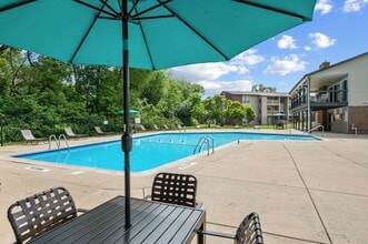 Fairway Trails in Ypsilanti, MI - Foto de edificio - Building Photo