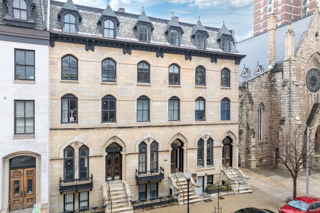 Mount Vernon Apartments in Baltimore, MD - Building Photo