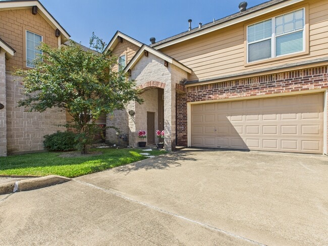 property at 1808 W Villa Maria Rd