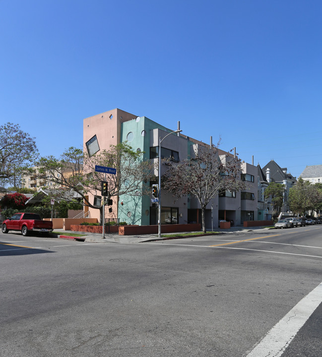 901 S Harvard Blvd in Los Angeles, CA - Foto de edificio