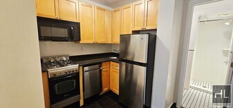 EAST 84 STREET in New York, NY - Building Photo