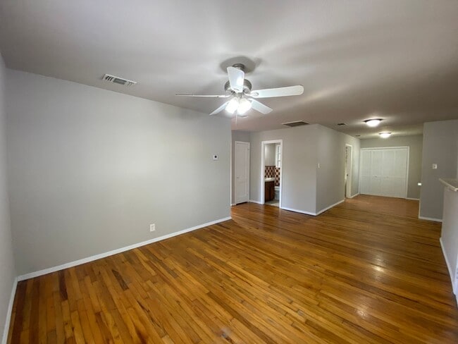 506 Ellana Claire Ct in San Antonio, TX - Building Photo - Building Photo