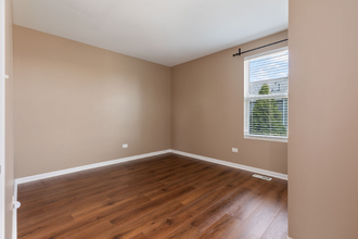 341 Devoe Dr in Oswego, IL - Building Photo - Building Photo