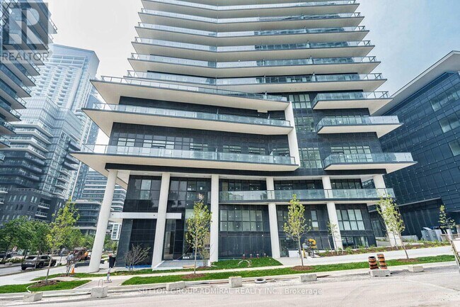 38 Annie Craig Dr in Toronto, ON - Building Photo - Building Photo
