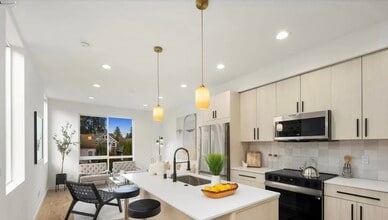 528 N 72nd St in Seattle, WA - Building Photo - Building Photo