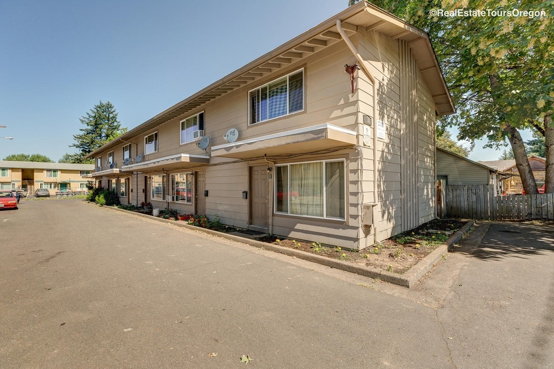 711 SE Ford St in McMinnville, OR - Building Photo