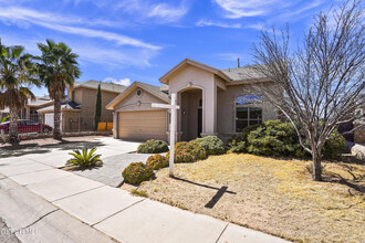 1333 Fito Hernandez St in El Paso, TX - Foto de edificio - Building Photo