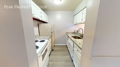 2971 Deckebach Ave in Cincinnati, OH - Building Photo - Building Photo