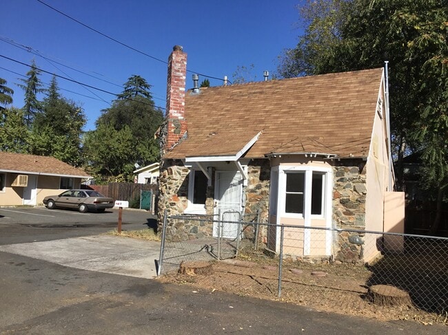 11 Hemstalk Ct in Oroville, CA - Building Photo - Building Photo