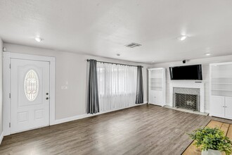 1880 N Greengrove St in Orange, CA - Building Photo - Building Photo