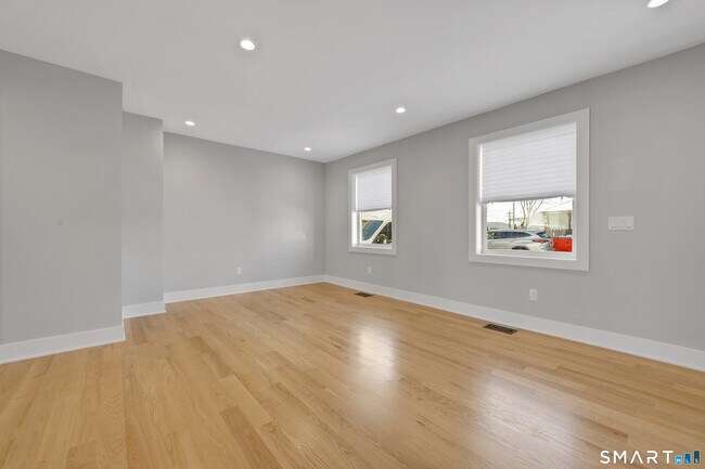 20 Bouton St in Norwalk, CT - Building Photo - Building Photo