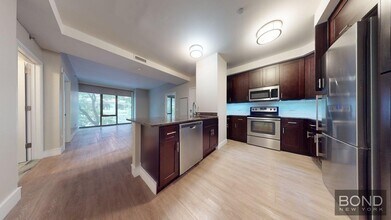 237 E 34th St in New York, NY - Building Photo - Building Photo
