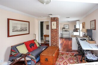 682 Post Rd in Darien, CT - Building Photo - Building Photo
