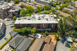 1210 Bellevue Ave in Burlingame, CA - Building Photo - Building Photo