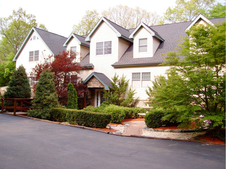 Pierce's Landing in East Stroudsburg, PA - Building Photo